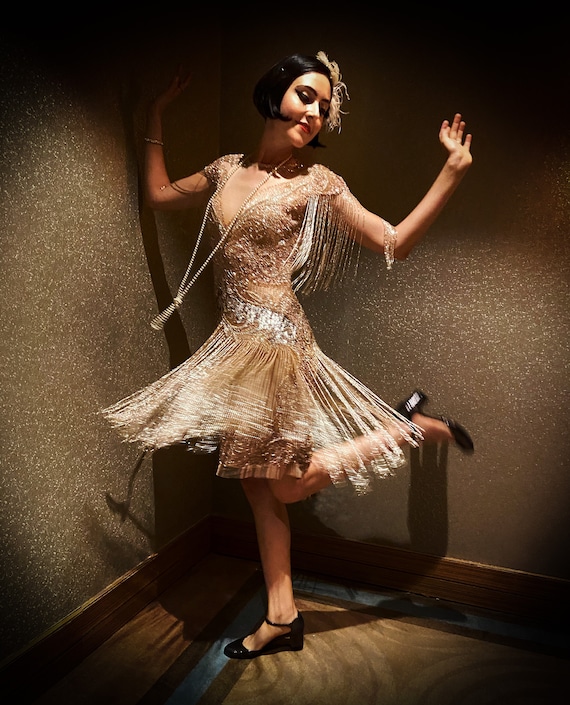 Rochie lungă de damă Gatsby cu franjuri roșu roz roșu din anii 1920 Mărimea femeilor Costum de petrecere Art Deco cu paiete din anii 1920 (aur roz, EU 38)