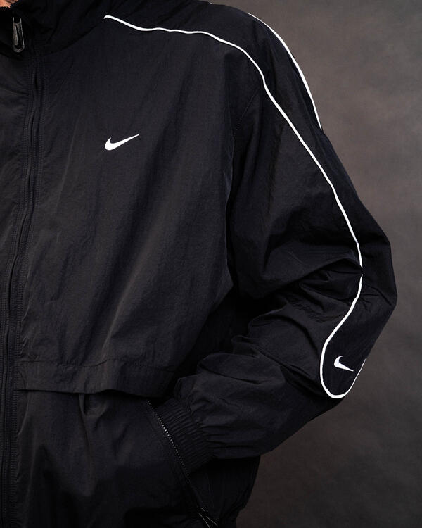 Jachetă clasică Nike pentru femei