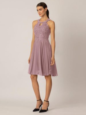 Rochie de cocktail APART într-un amestec de materiale din plasă brodată cu dantelă de plastic și șifon,